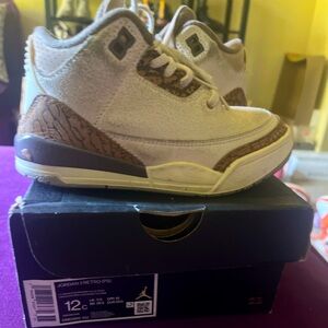 PreLoved little kid Jordon Retro 3’s